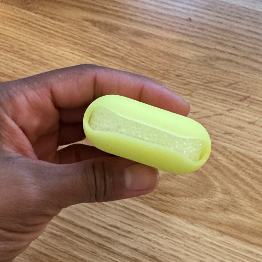 Neon Silicone Apple AirPod 4 Case ✨ - Picture 2 of 5